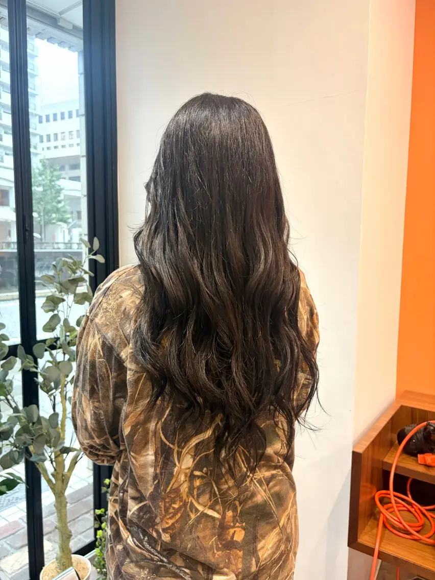 ロング ヘアカラー 上島 未緒のヘアスタイル