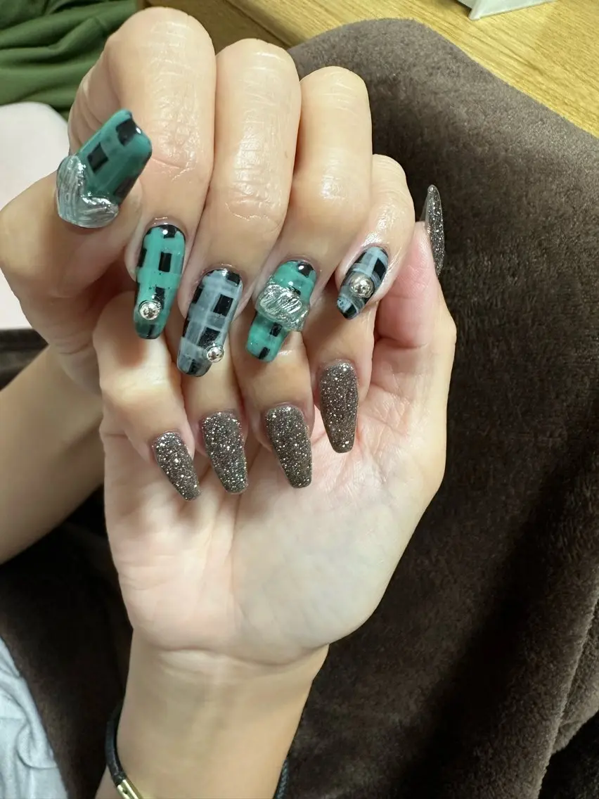ネイル ハンドネイル AOAQUA SHIORIのネイルデザイン