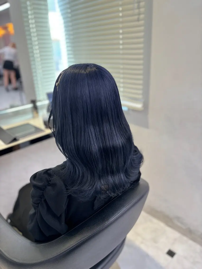 ロング カラー ブリーチ ブルーカラー 透明感カラー ダブルカラー 韓国風カラー ヘアカラー 💙ハイトーン韓国風 色白ヘア💙manaのヘアスタイル