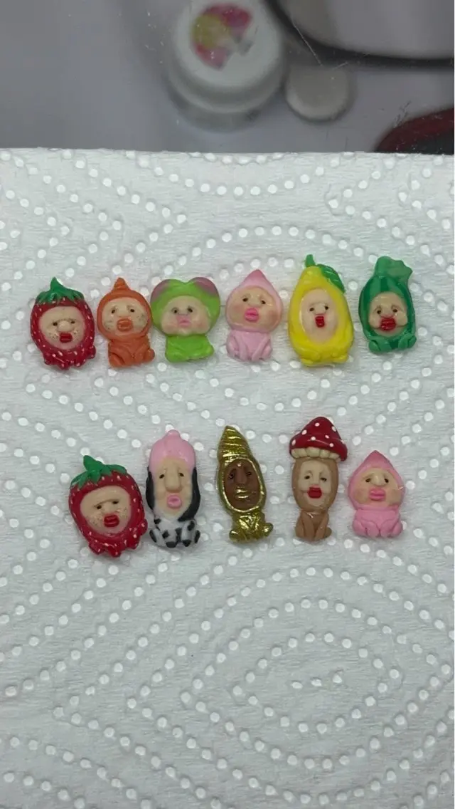 手作りパーツ(中サイズ)の写真