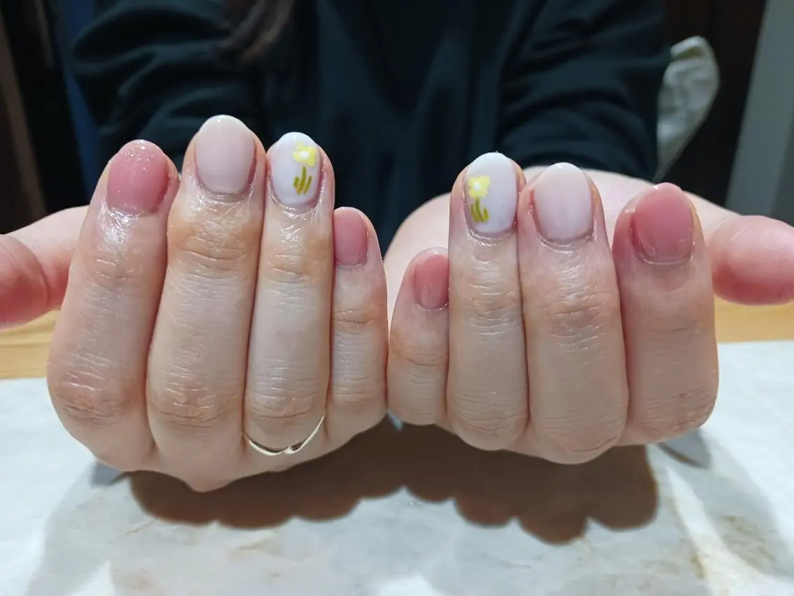 ネイル ジェルネイル いとう えみりのネイルデザイン