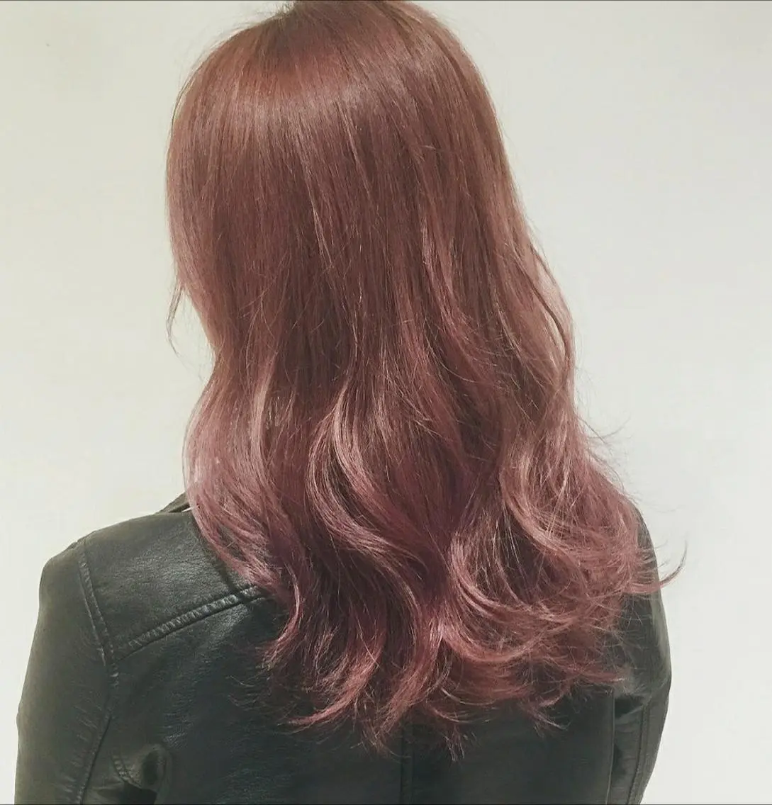 カラー ブリーチ ブルーカラー グレージュ ピンクカラー 竹内啓太 ボブのヘアスタイル