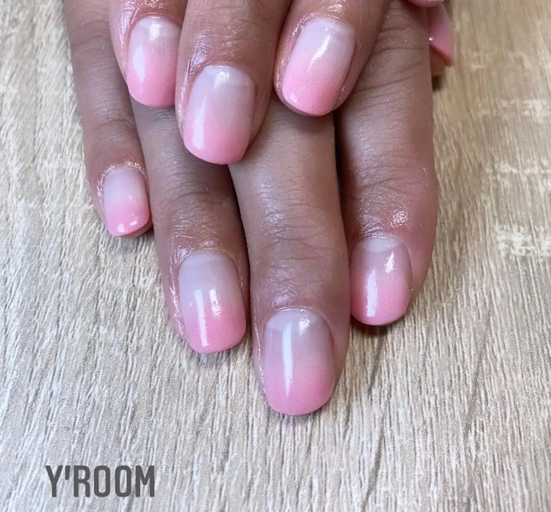 ネイル オーロラネイル フラッシュネイル フットネイル ジェルネイル グラデーション ハンドネイル YUKA （ネイリスト）のネイルデザイン
