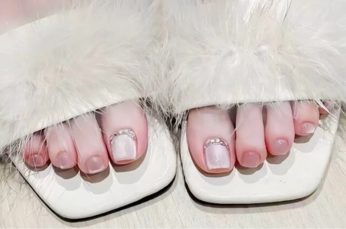 ネイル フットネイル H3 Nail Miniのネイルデザイン
