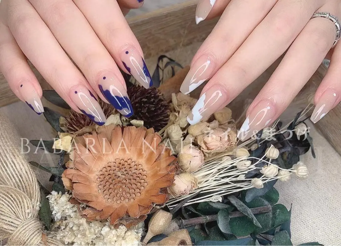 ネイル アートネイル ブルー ニュアンスネイル Babarla Nailのネイルデザイン