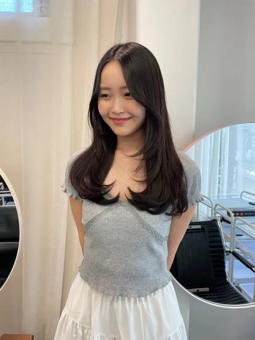 ロング カラー 韓国風ヘア レイヤーカット カット ヘアカラー トリートメント レイヤーカット🎀 kanaのヘアスタイル