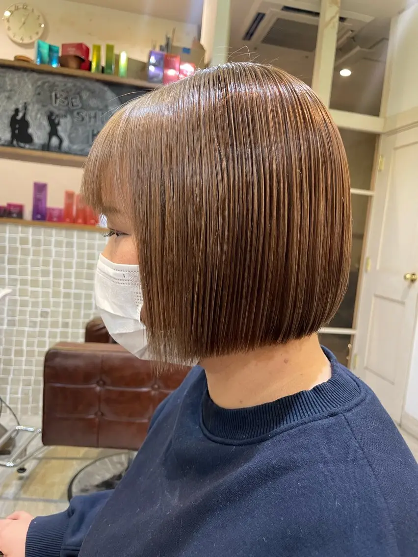 ショート カラー ベージュカラー ハイトーンカラー ミルクティーベージュ ボブ カット ヘアカラー トリートメント 立川・くびれミディ 旬なデザインカラーのヘアスタイル
