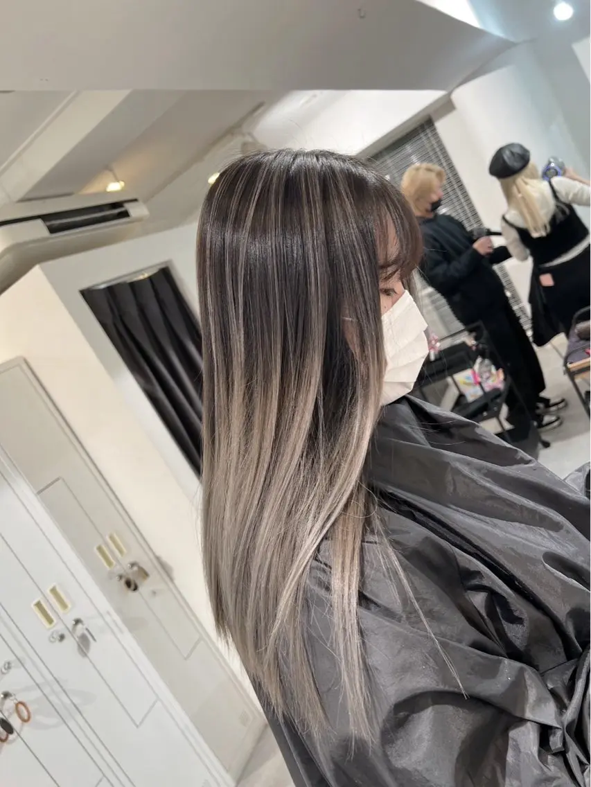 セミロング カラー バレイヤージュ グレージュ レイヤーカット 指名数No.1 /NAOYAのヘアスタイル