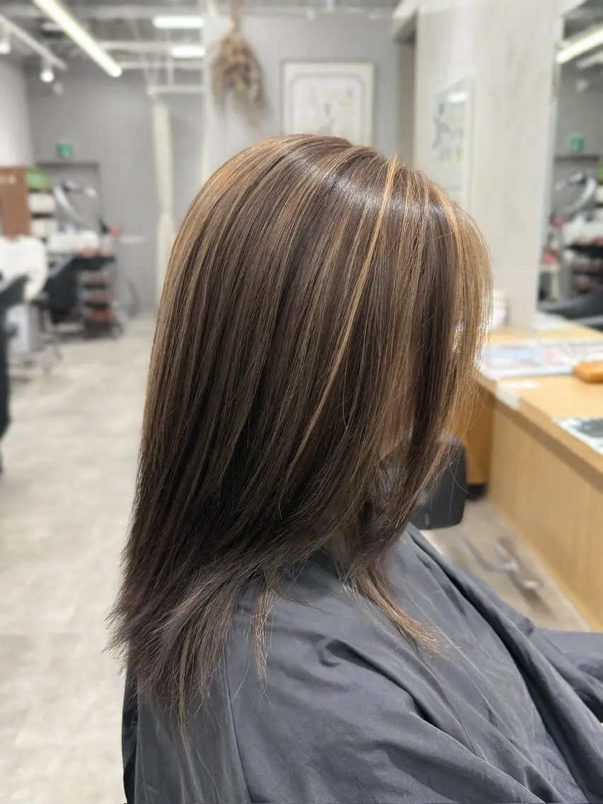 ミディアム カラー ハイライトカラー ハイライト カット ヘアカラー 巻ける髪質改善🫧ハ イライト/永田汰伊智のヘアスタイル