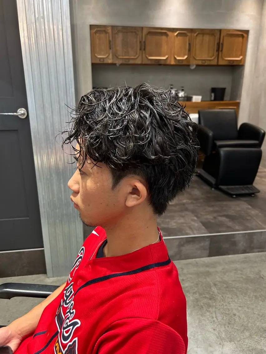 ミディアム パーマ メンズ ミディアムパーマ メンズパーマ 明大前/フェード /海外パーマ/岳のヘアスタイル