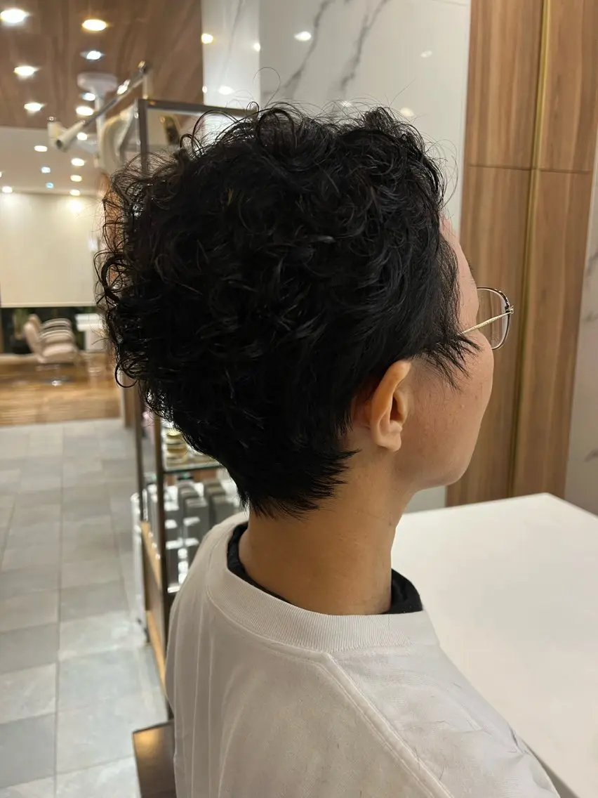 ショート 村中 逸紀のヘアスタイル