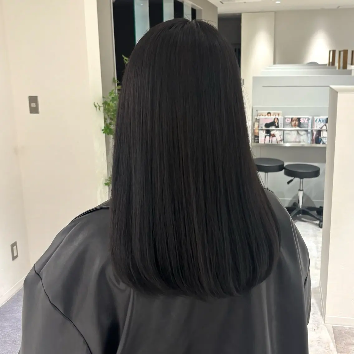 ミディアム カラー ブルーカラー 田名部 愛乙のヘアスタイル