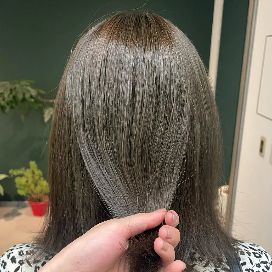ミディアム ひなた あゆみのヘアスタイル