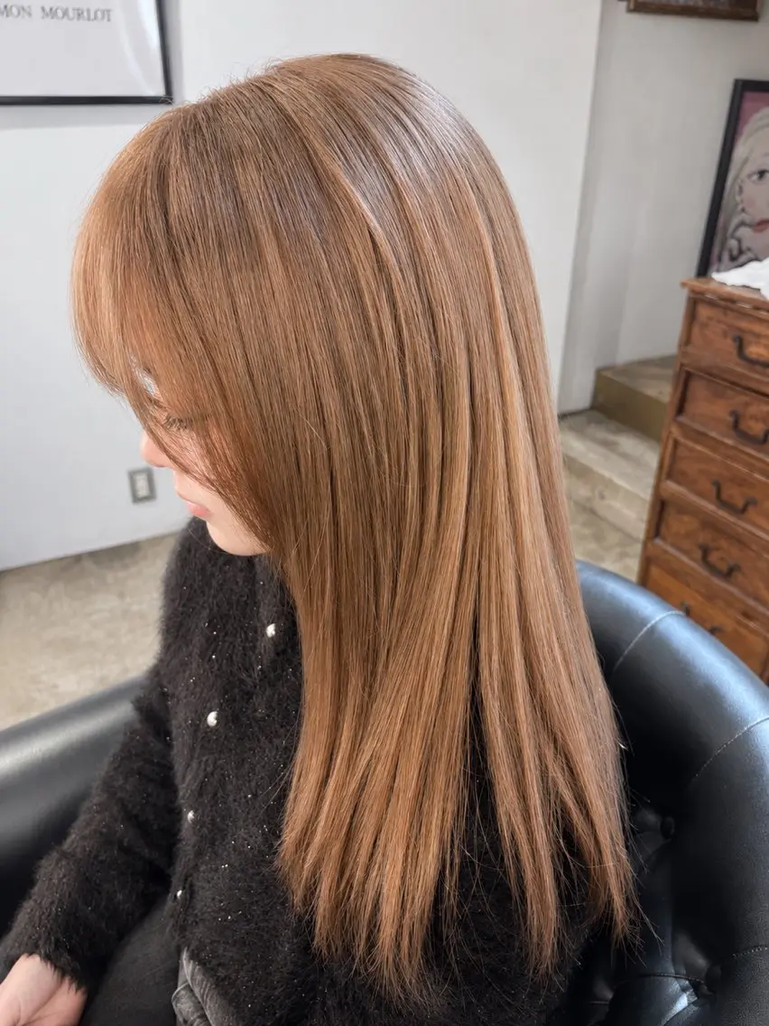 ロング カラー ベージュカラー 透明感カラー ハイトーンカラー ミルクティーベージュ ヘアカラー 🌀メンズパーマ🌀 平川海夢のヘアスタイル
