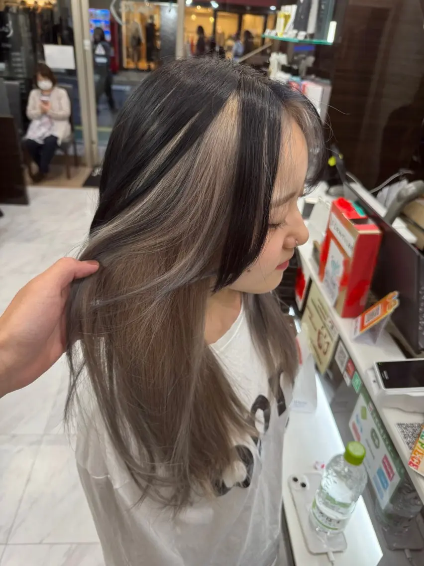 ロング カラー ヘアアレンジ 切りっぱなしボブ ミストバング 黒髪 ブリーチ ブルーカラー カット ヘアカラー トリートメント 目黒 碧人のヘアスタイル
