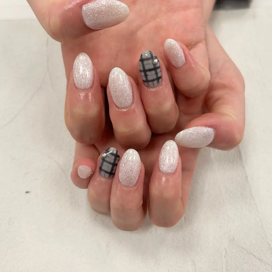 【オフあり】ハンド💅🏻2本アートコース🍀パラジェル変更可✨リピーター様オフ代別途 N：¥6130 R：¥7130の写真