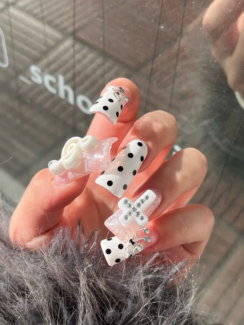ネイル ハンドネイル schon 🎀saraのネイルデザイン