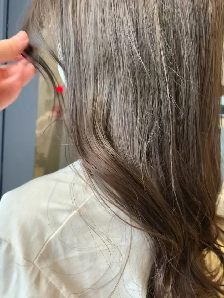ロング カラー Hair vita Namiのヘアスタイル