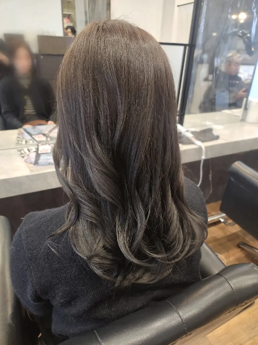 セミロング カラー ヘアカラー トリートメント 関口 友菜のヘアスタイル