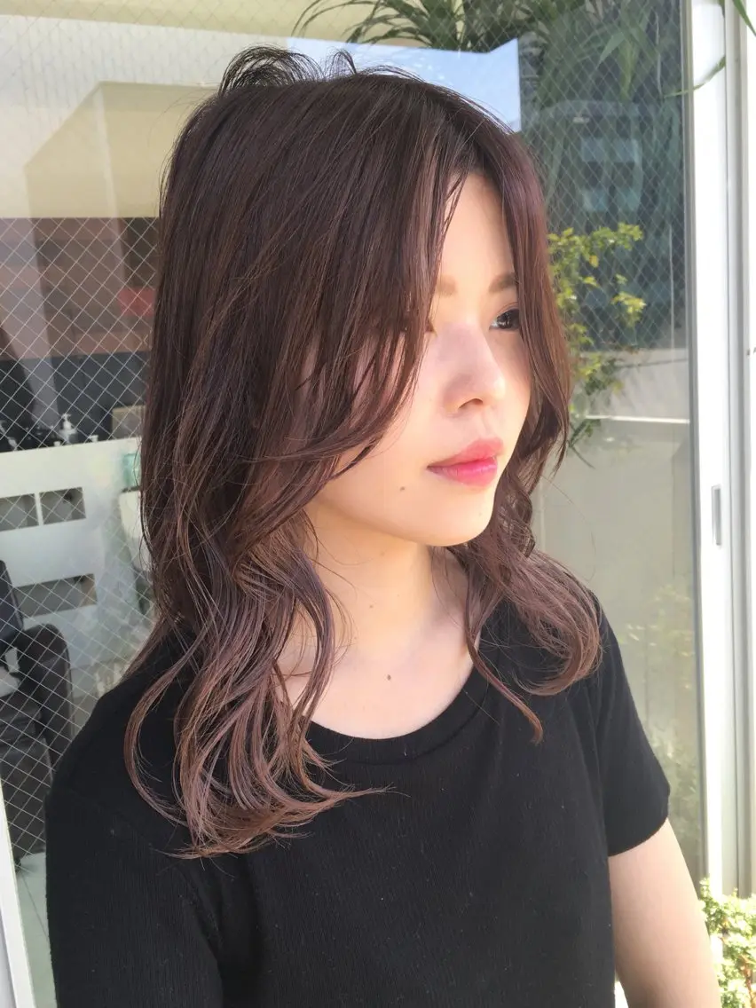 セミロング 岡本雅也 ショートボブレイヤーのヘアスタイル