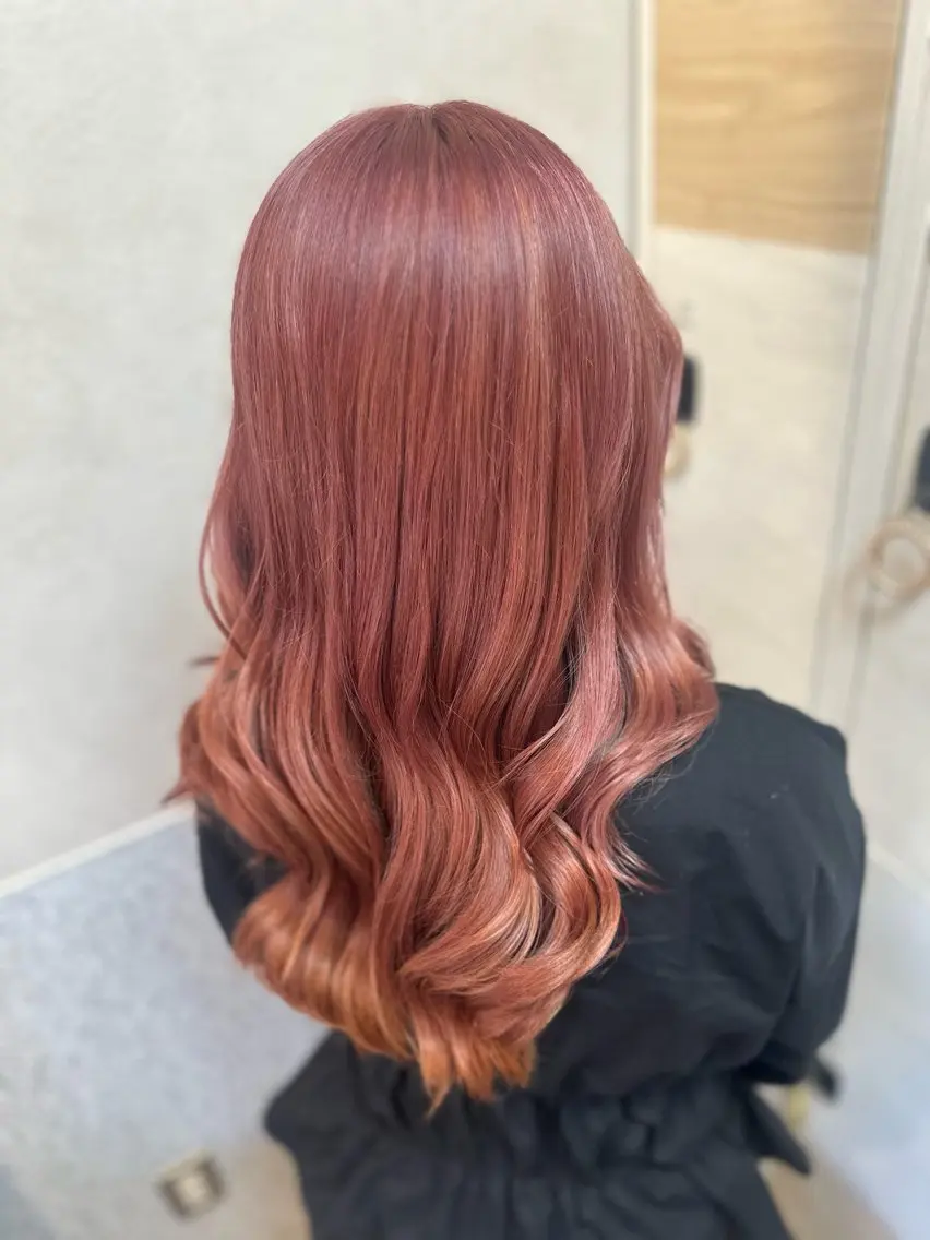 カラー ブリーチ ピンクカラー 白垣 凛のヘアスタイル