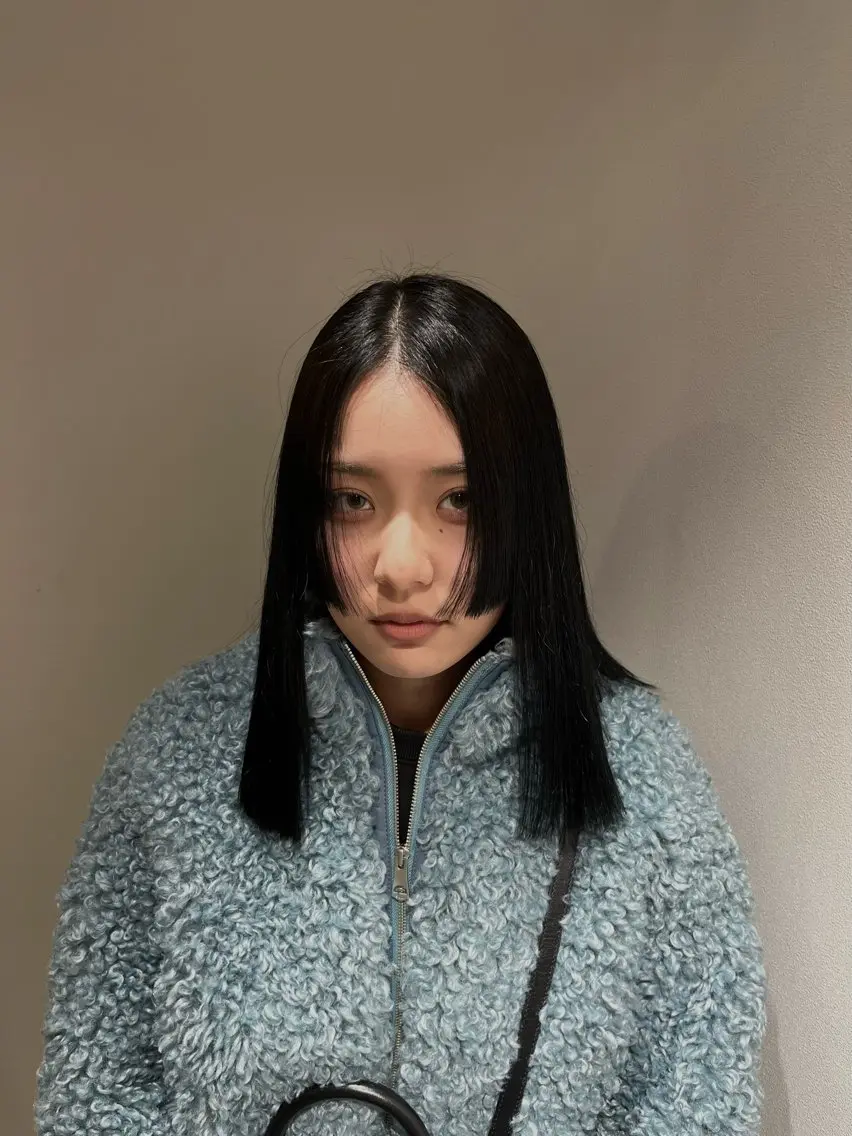 ミディアム カラー 黒髪 ブルーカラー ブルーブラック 姫カット カット ヘアカラー トリートメント 🦋レイヤー職人 猪瀬玲奈🦋のヘアスタイル