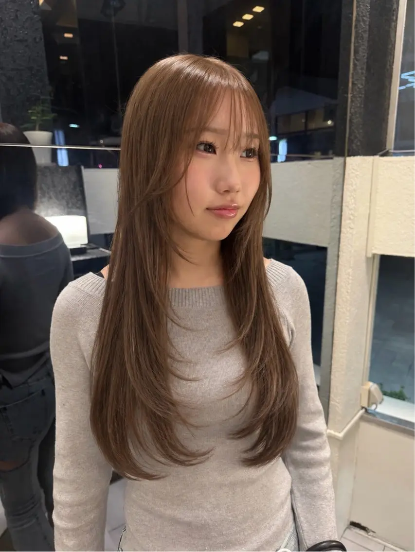 ロング カット ヘアカラー 八村 一花のヘアスタイル