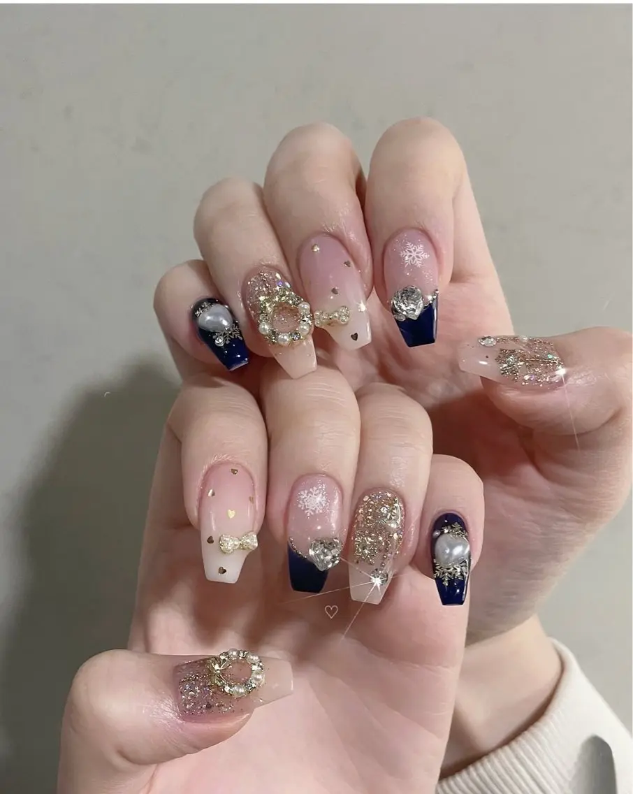 ネイル キラキラネイル マグネットネイル ミラーネイル ニュアンスネイル ワンホンネイル ハンドネイル Lyna 池袋のネイルデザイン