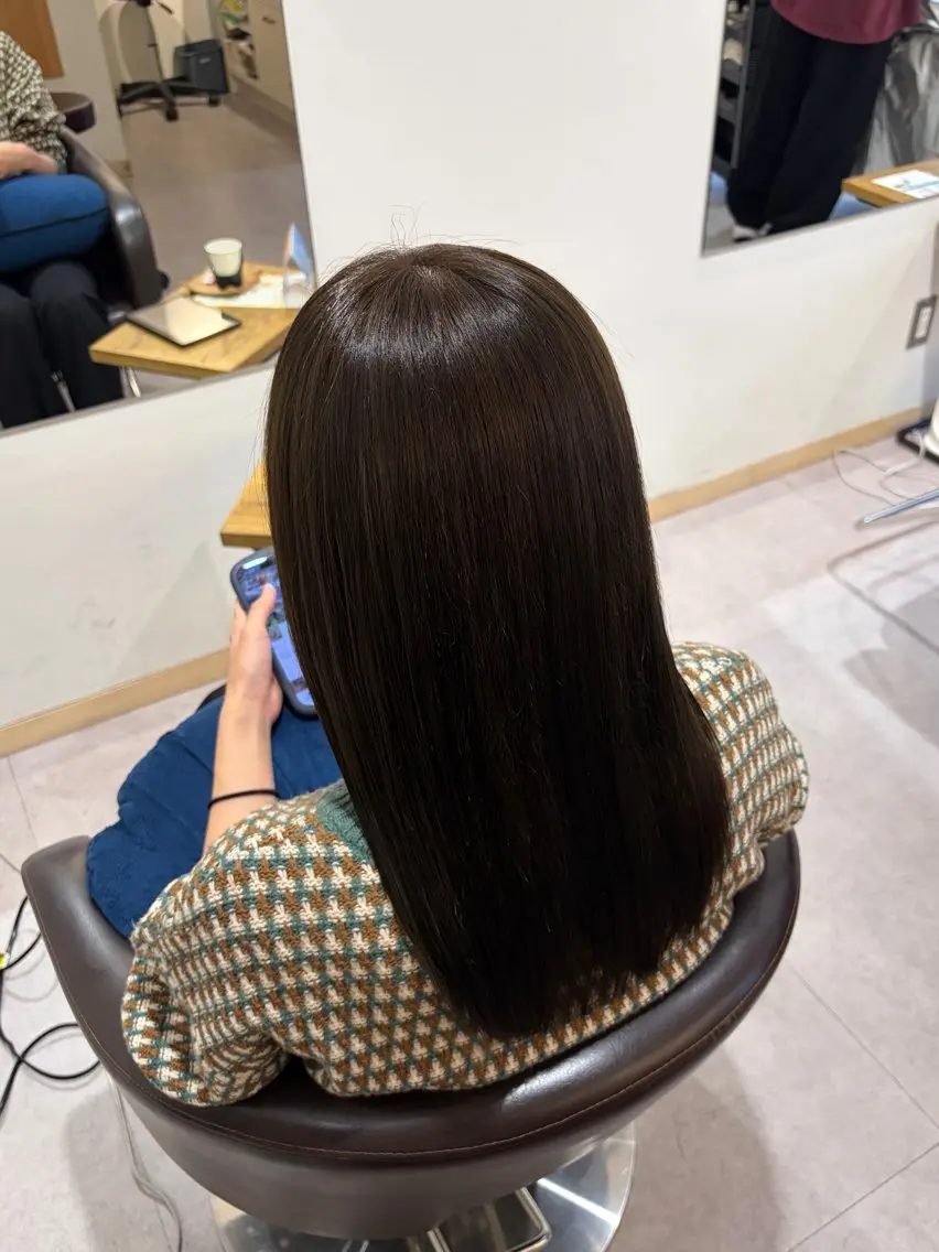 ロング カラー カット ヘアカラー トリートメント 荒井 茉凜のヘアスタイル