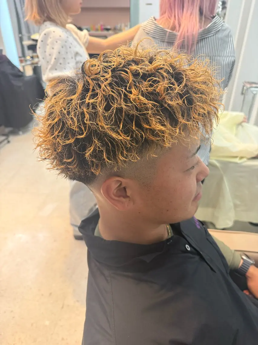ショート カラー パーマ ヘアアレンジ メンズ キッズ メンズブリーチ メンズパーマ ブリーチ 【メンズパーマ特化】 壱岐祥一朗のヘアスタイル