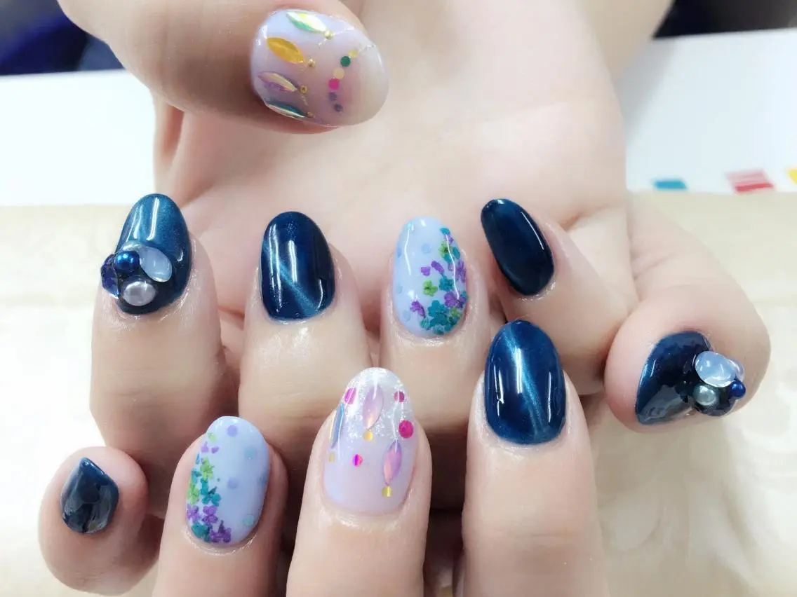 ネイル アートネイル フラワーネイル フレンチネイル ジェルネイル グラデーション 💅ネイル✨ プリンセスのネイルデザイン