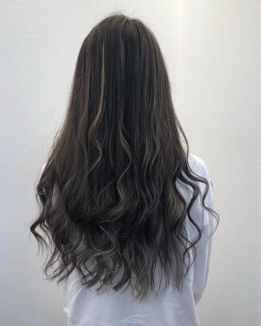 カラー ツノガイ エリのヘアスタイル