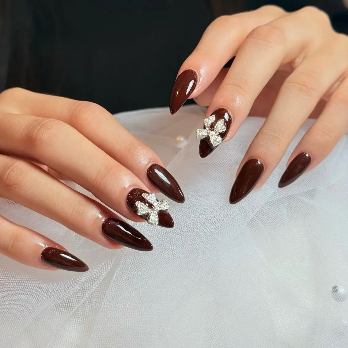 ネイル チークネイル フレンチネイル グラデーション キラキラネイル 韓国ネイル ハンドネイル Risa_ Nailのネイルデザイン