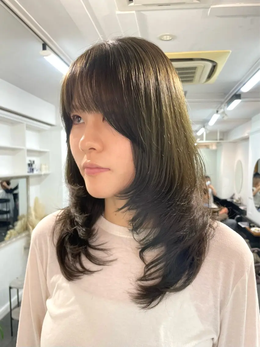 ミディアム カット ヘアカラー トリートメント 野町好花 レイヤー/髪質改善のヘアスタイル