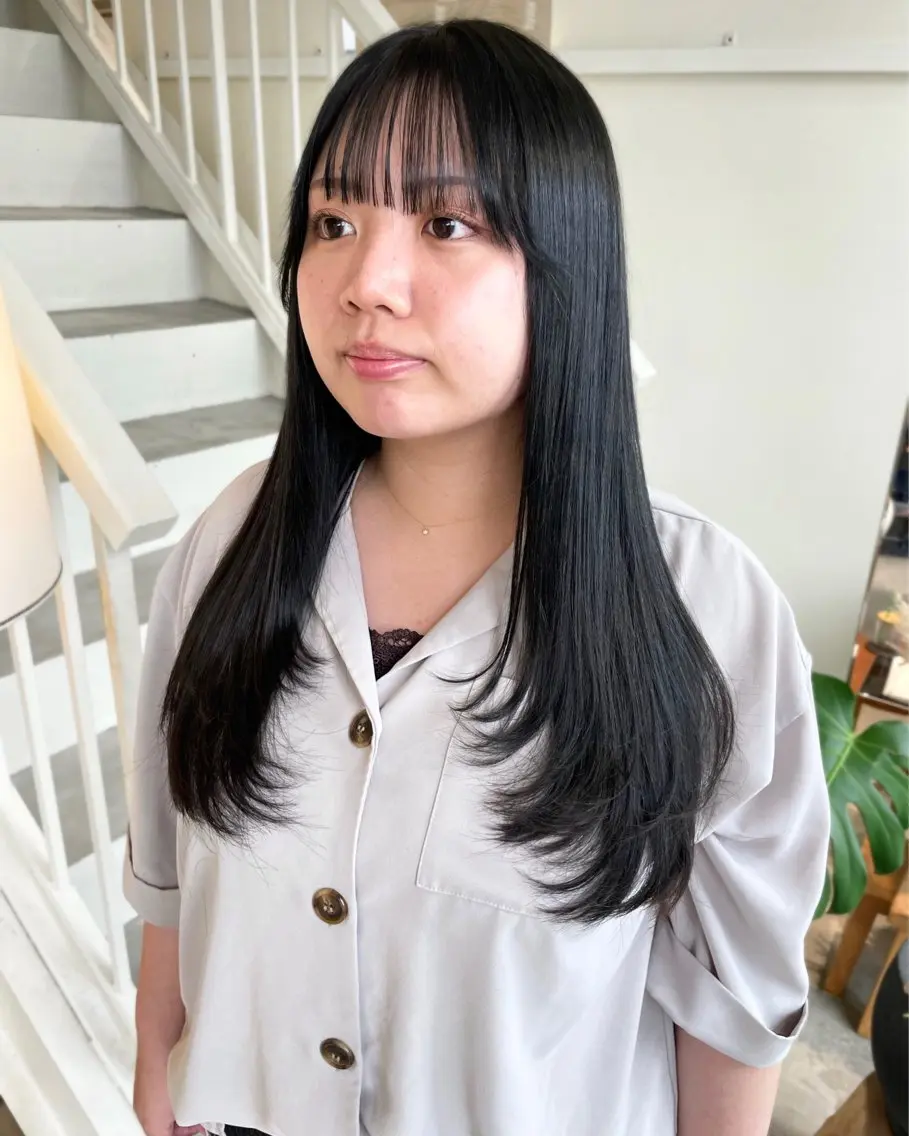 ロング カラー カット ヘアカラー 林 千聖のヘアスタイル