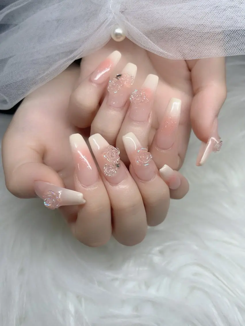 ネイル ハンドネイル YOLO NAILのネイルデザイン