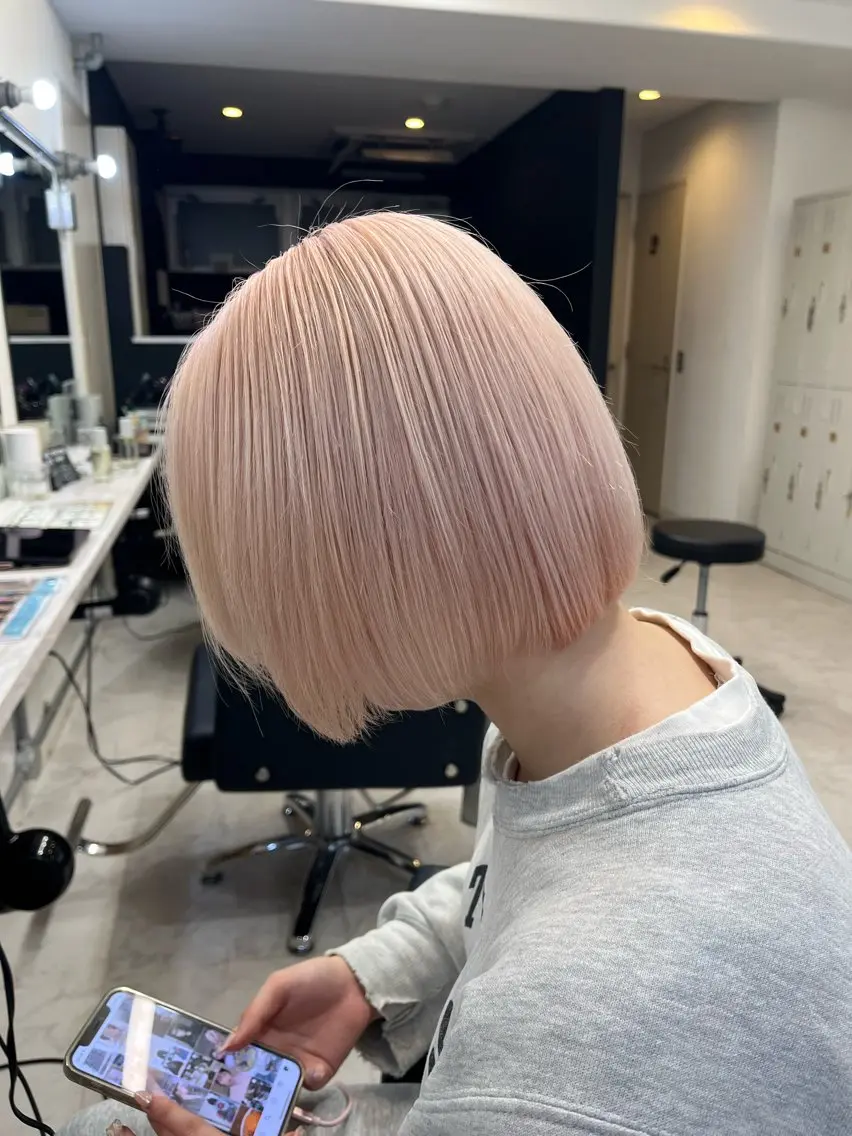 ショート カラー ピンクカラー ホワイトピンク カット ヘアカラー トリートメント レイヤー/ブリーチ/ エクステ💫ひかるのヘアスタイル