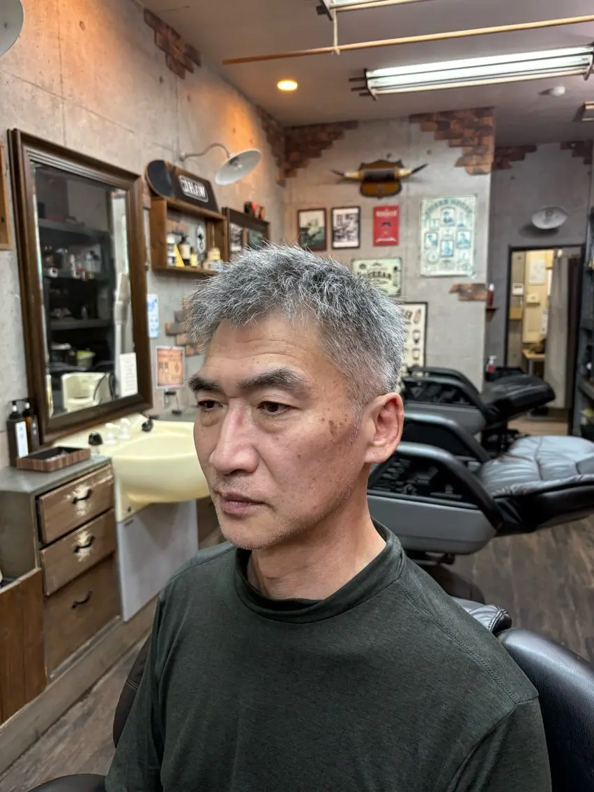 ショート わたなべ けんじのヘアスタイル