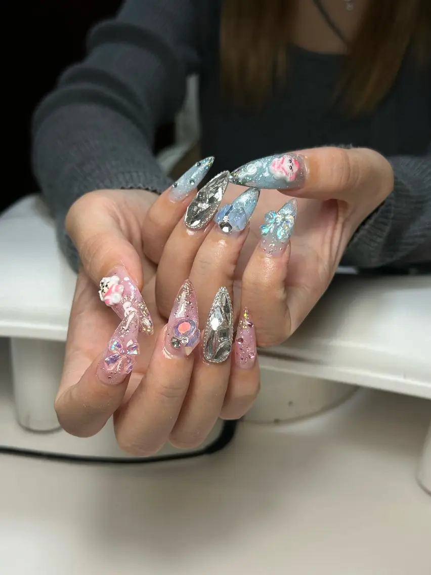 ネイル 🌺れでぃんネイル| 大和🤍深夜営業のネイルデザイン