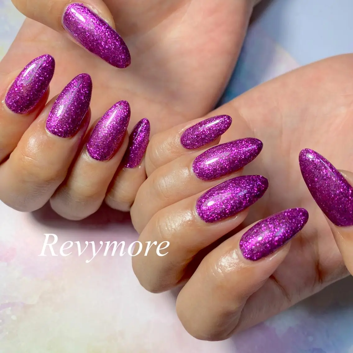 ショート ネイル パープルカラー ジェルネイル ラメ(グリッター) ロングネイル ワンカラーネイル nail salon Revymoreのネイルデザイン