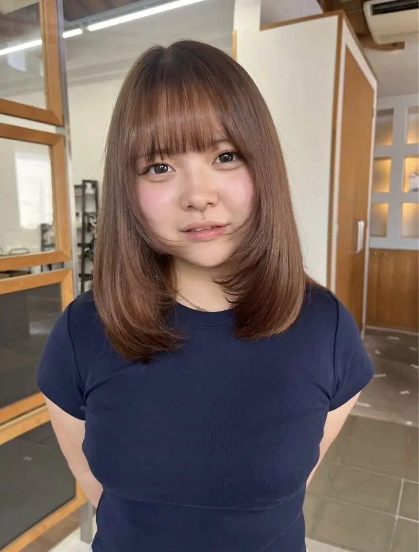 ミディアム カラー カット ヘアカラー トリートメント 足立 七彩のヘアスタイル