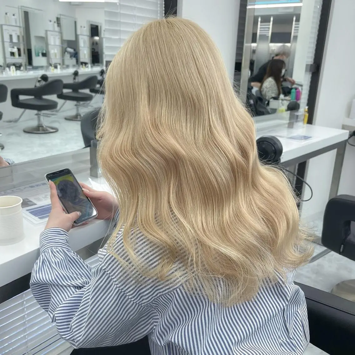 ロング ヘアカラー ハイトーンカラー 🎀アカデミー札幌のヘアスタイル