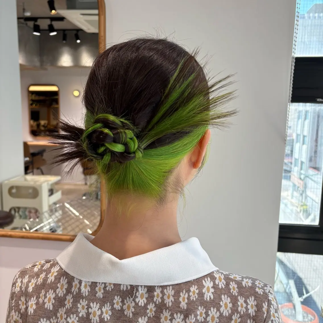 セミロング カラー ヘアアレンジ イエローカラー パ ルのヘアスタイル