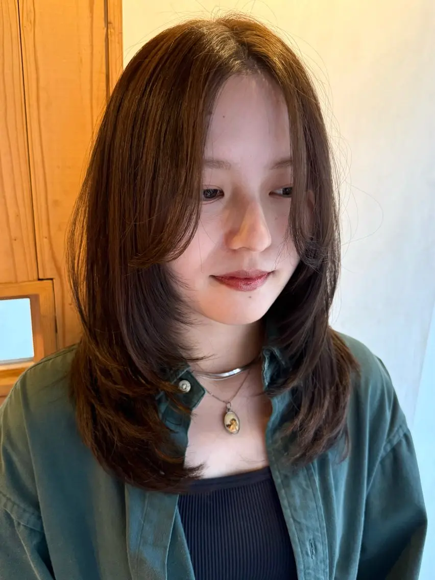 セミロング レイヤーカット カット 赤瀬川 希咲のヘアスタイル