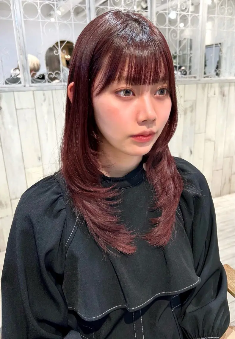 ロング カラー ブリーチ ボルドーカラー ブリーチなしカラー レイヤーカット カット ヘアカラー 【韓国ヘア×透明感 カラー】笹谷 莉未のヘアスタイル