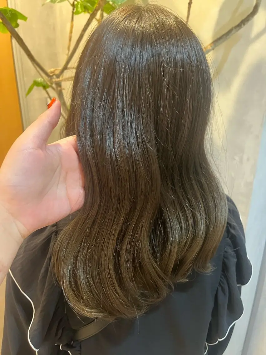 ミディアム ヘアカラー 佐伯 美麗のヘアスタイル