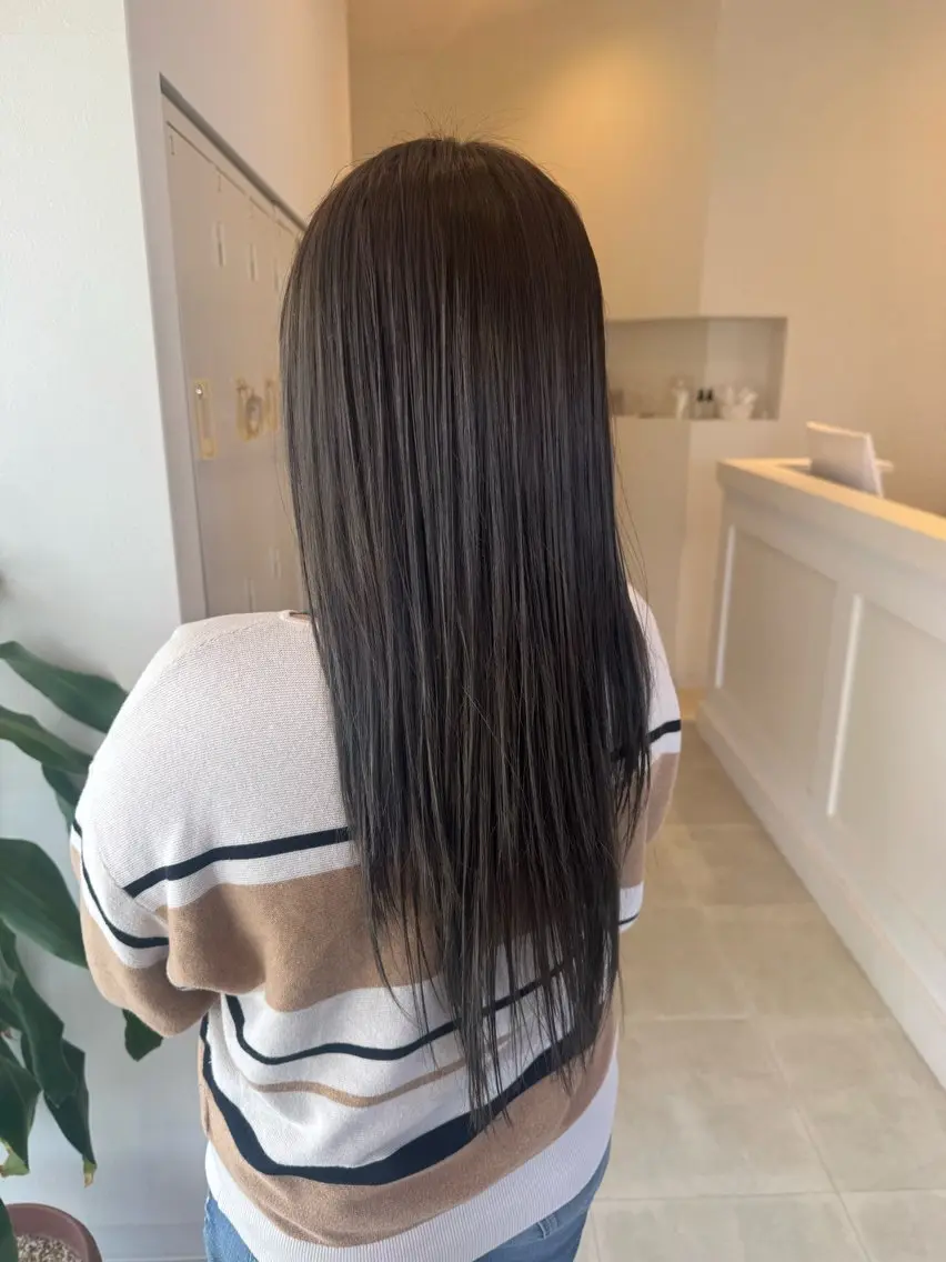 ロング カラー アッシュ ベージュカラー ブリーチ ブリーチなしカラー ヘアカラー SARA高吉 華鈴のヘアスタイル