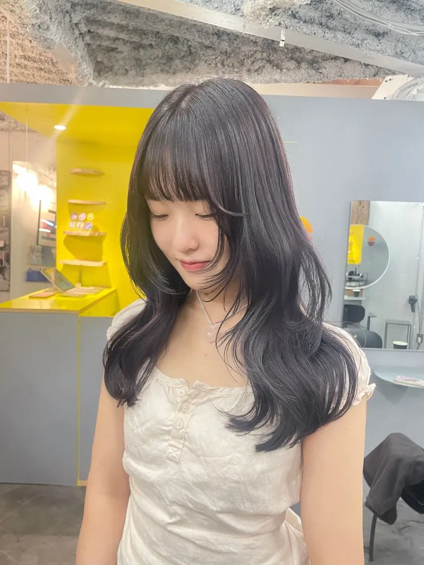 ミディアム カラー ヘアアレンジ 透明感カラー ラベンダーカラー ラベンダーグレー レイヤーカット 🎀透明感カラー 韓国ヘア🎀mahoのヘアスタイル