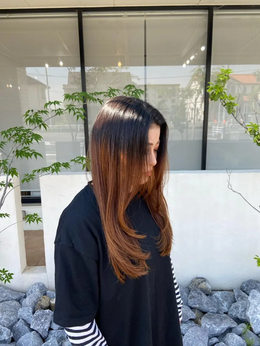 ロング レイヤーカット 🍎韓国カラー licoris寛菜のヘアスタイル