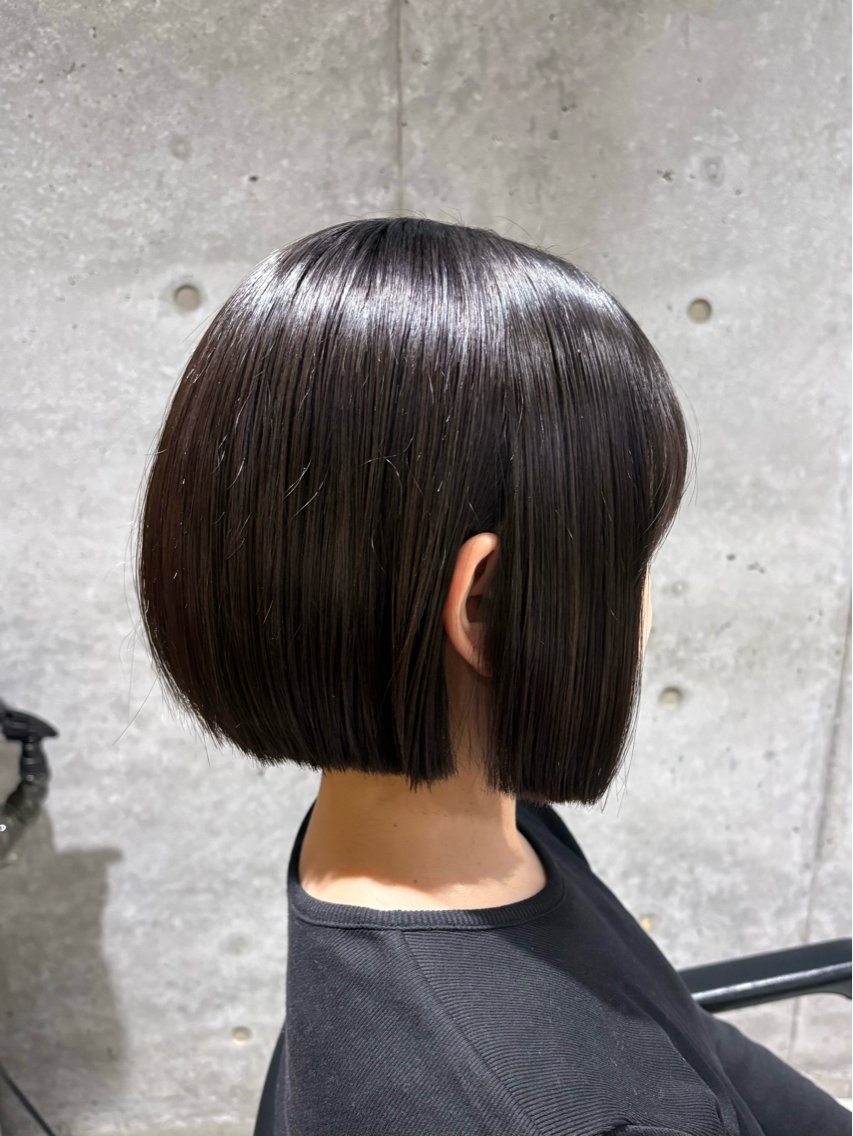 ショート ボブ 縮毛矯正 カット 縮毛矯正 ︎︎ HINAのヘアスタイル
